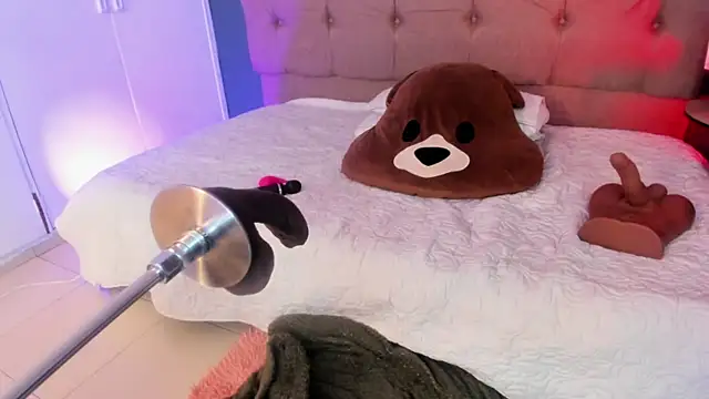 Karol Pagee online show from November 21, 2025, 4:11 am