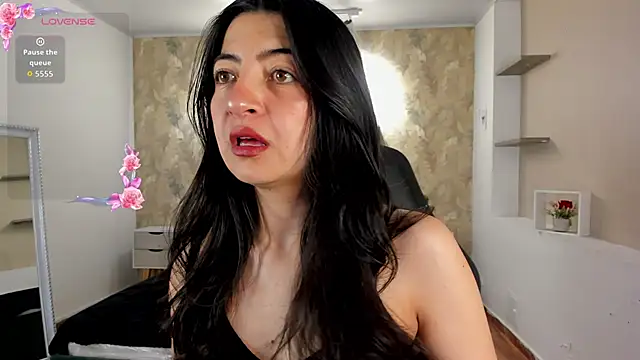 Saya Amaretto1 online show from February 24, 2026, 9:13 pm