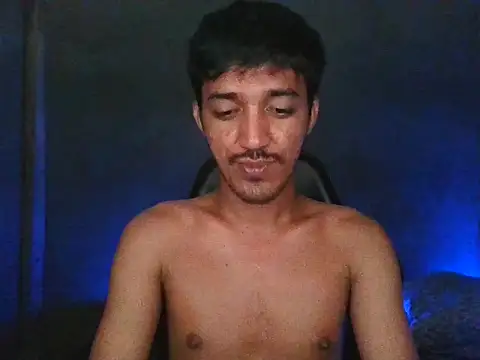 Snapshot of RowyCam chatting on October 28, 2025, 3:36 pm RowyCam online show from October 28, 2025, 3:36 pm