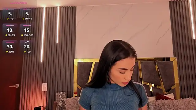 ScarletTorres online show from June 5, 2026, 6:46 pm