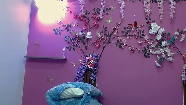 skinnybarbie022 online show from November 6, 2025, 1:39 am