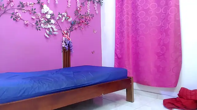 skinnybarbie022 online show from April 16, 2026, 1:28 am