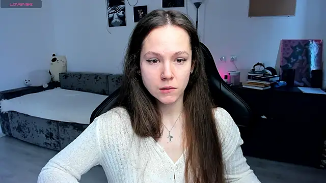 cute little ass online show from March 1, 2026, 6:15 am