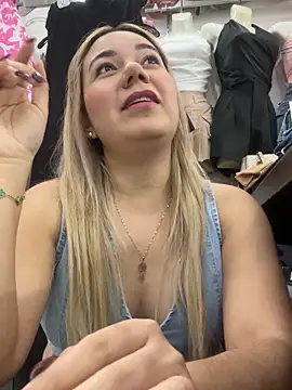 Fabii15 online show from September 11, 2025, 10:43 pm