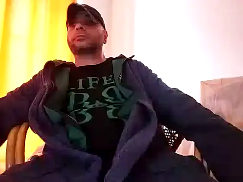 Snapshot of SmokedAlloy2 chatting on February 1, 2026, 11:53 am SmokedAlloy2 online show from February 1, 2026, 11:53 am