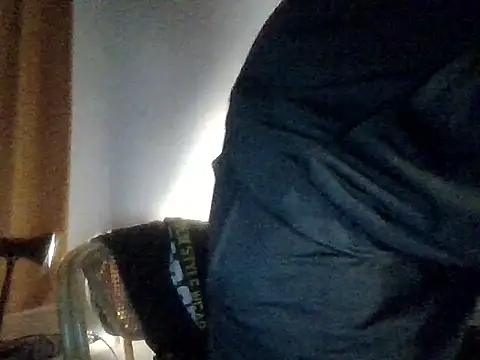 Snapshot of SmokedAlloy2 chatting on February 25, 2026, 9:24 pm SmokedAlloy2 online show from February 25, 2026, 9:24 pm