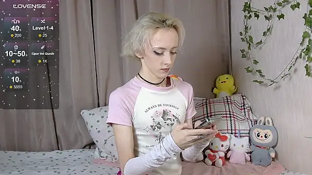 Snapshot of NextVibe_ chatting on November 13, 2025, 6:18 pm NextVibe online show from November 13, 2025, 6:18 pm