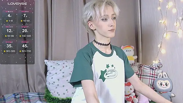 Snapshot of NextVibe_ chatting on December 5, 2025, 6:37 pm NextVibe online show from December 5, 2025, 6:37 pm