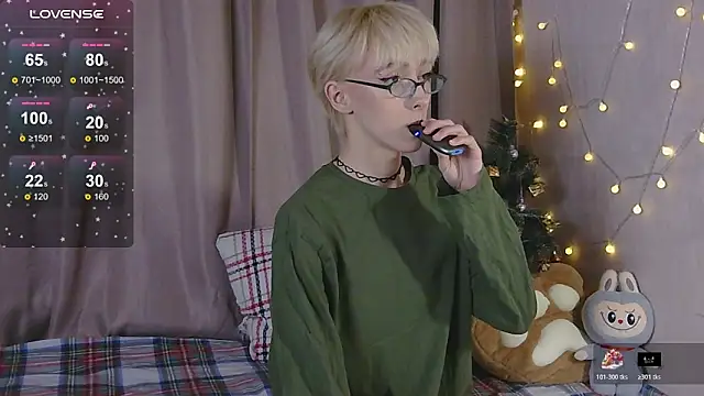 Snapshot of NextVibe_ chatting on January 13, 2026, 4:34 pm NextVibe online show from January 13, 2026, 4:34 pm