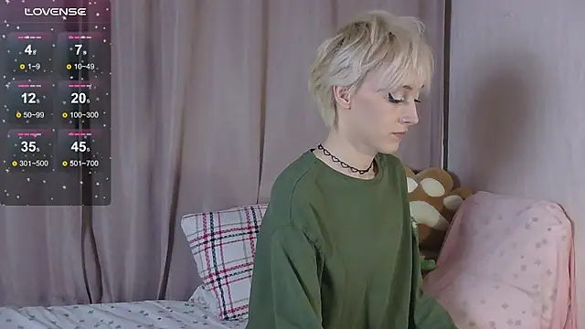 Snapshot of NextVibe_ chatting on February 6, 2026, 6:55 pm NextVibe online show from February 6, 2026, 6:55 pm