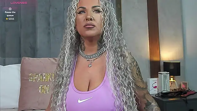 Snapshot of Sierra_Quinn chatting on February 14, 2026, 11:45 pm Sierra Quinn online show from February 14, 2026, 11:45 pm