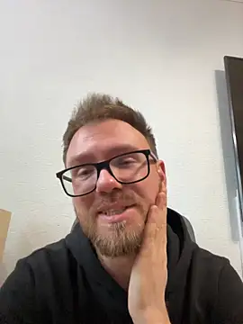 ashton heart online show from January 11, 2026, 9:03 am