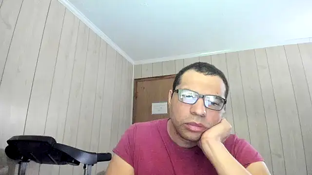 NaturalBeautyQueen online show from June 14, 2026, 8:00 pm