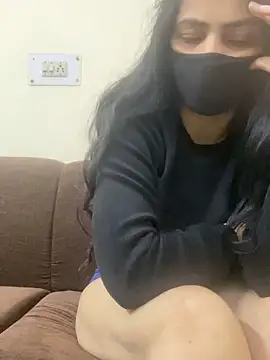 SashaPatel online show from December 4, 2025, 7:50 am