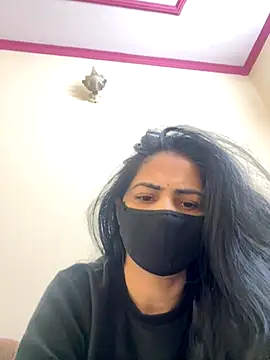 SashaPatel online show from December 5, 2025, 2:09 am