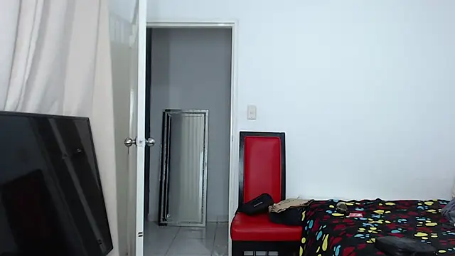 Alex mojica online show from September 21, 2025, 5:42 am