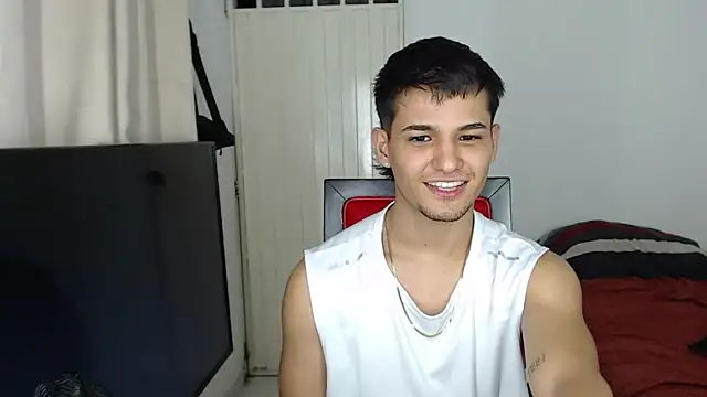 Alex mojica online show from November 8, 2025, 5:07 am