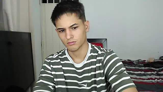 Alex mojica online show from November 22, 2025, 6:56 am