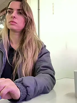 SweetGraciosa online show from October 15, 2025, 12:16 pm