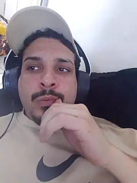 Snapshot of branquintatto chatting on October 24, 2025, 7:21 pm branquintatto online show from October 24, 2025, 7:21 pm