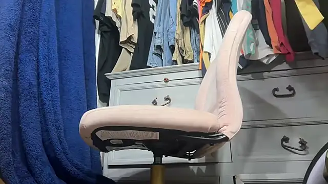 bearcub300 online show from November 15, 2025, 8:44 am