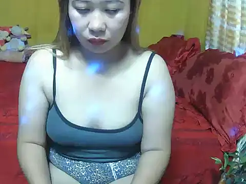 Strawberryyou online show from November 18, 2025, 10:25 pm