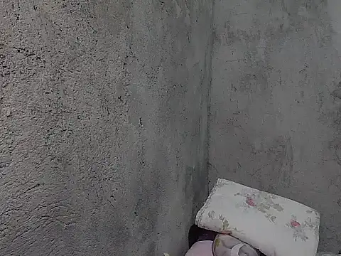 janelovely18 online show from September 18, 2025, 9:06 pm