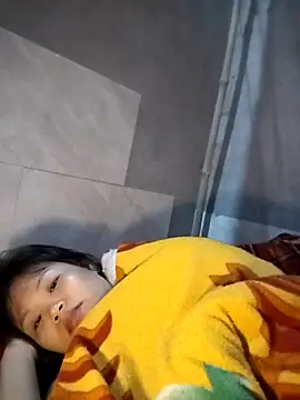 LinhNa999 online show from November 28, 2025, 2:03 am