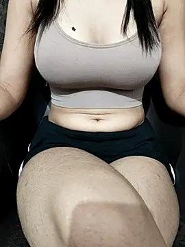 Snapshot of Your_Rubina chatting on October 6, 2025, 9:07 am Your Rubina online show from October 6, 2025, 9:07 am