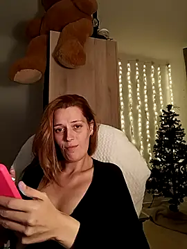 Mila Luciphya online show from November 25, 2025, 9:48 pm