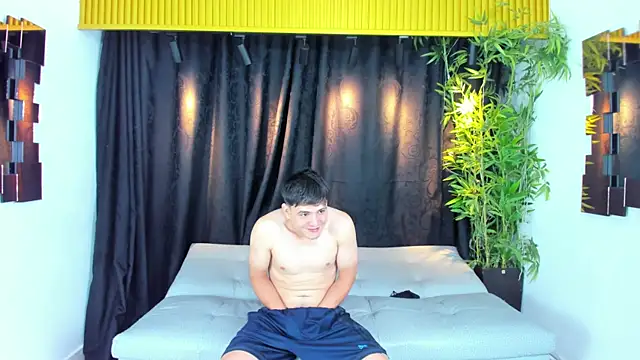 golden girl house online show from October 25, 2025, 8:25 pm