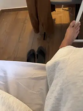 Manu97k online show from December 1, 2025, 8:19 am