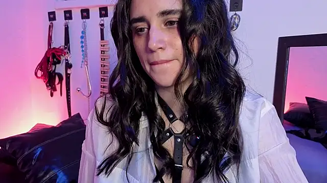 elowen halley1 online show from February 21, 2026, 10:16 am