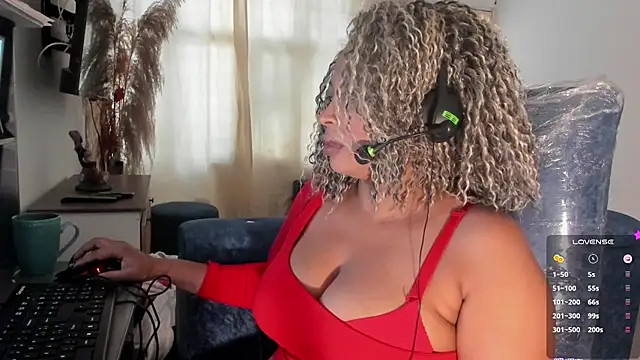 LiloTorontoo online show from November 3, 2025, 1:56 pm