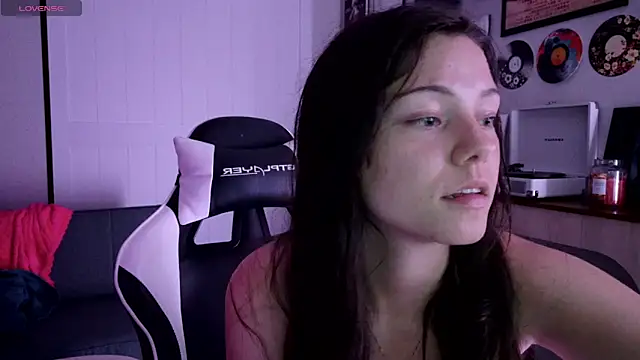 lilbbyily online show from May 7, 2026, 2:50 am