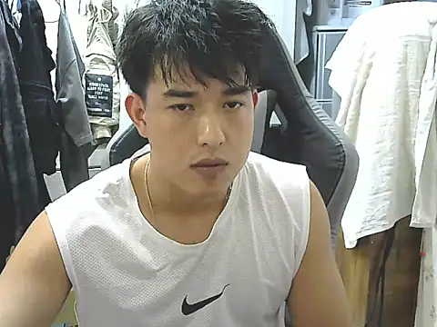 hunterXhan online show from November 11, 2025, 1:33 pm