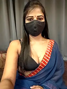 Misss-julli online show from December 17, 2025, 3:01 am