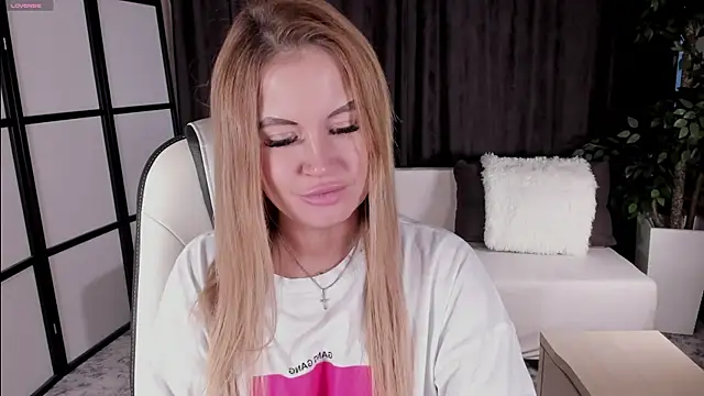 LikaFoxie online show from September 24, 2025, 2:04 am