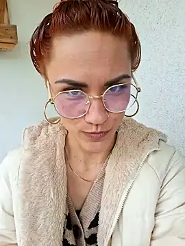 SlimBellaa online show from October 21, 2025, 11:11 am