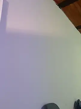 LiaCollings online show from September 17, 2025, 11:45 am