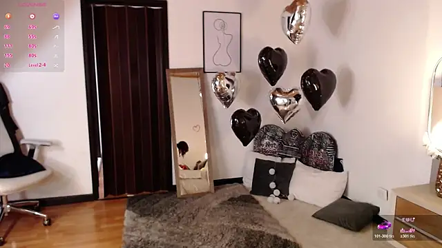 Lina Montclair online show from October 17, 2025, 7:16 pm