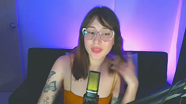 Yulienneg online show from May 23, 2026, 1:55 am