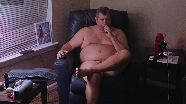 Snapshot of Single_White_Male chatting on October 1, 2025, 12:27 am Single White Male online show from October 1, 2025, 12:27 am