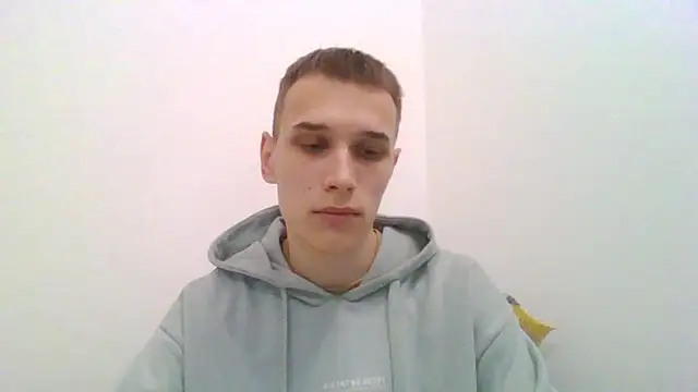 Snapshot of your___honeyy chatting on November 10, 2025, 8:35 am your honeyy online show from November 10, 2025, 8:35 am