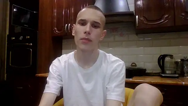 Snapshot of your___honeyy chatting on February 22, 2026, 6:17 pm your honeyy online show from February 22, 2026, 6:17 pm