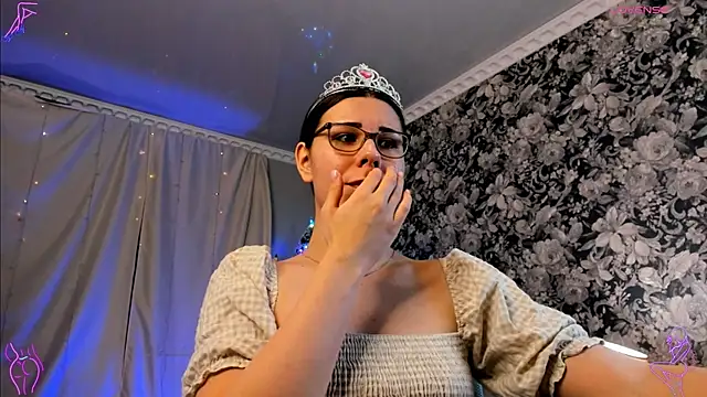 Laila Blarr online show from February 11, 2026, 5:01 am