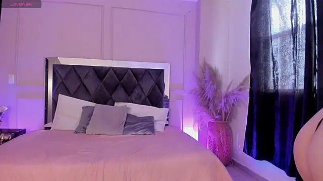 sweet tamara  online show from October 25, 2025, 7:41 pm