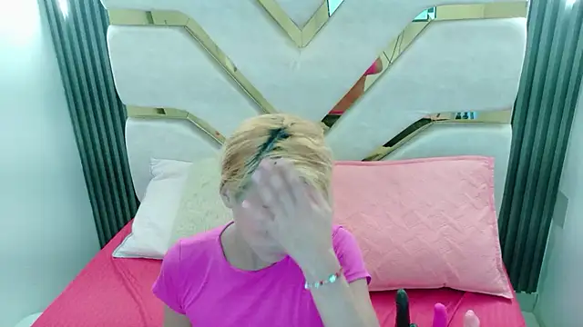 charlotte phaeton online show from February 18, 2026, 10:28 pm