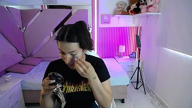 Mia garcia28 online show from September 19, 2025, 7:36 pm