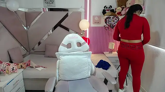 Mia garcia28 online show from February 10, 2026, 7:51 pm